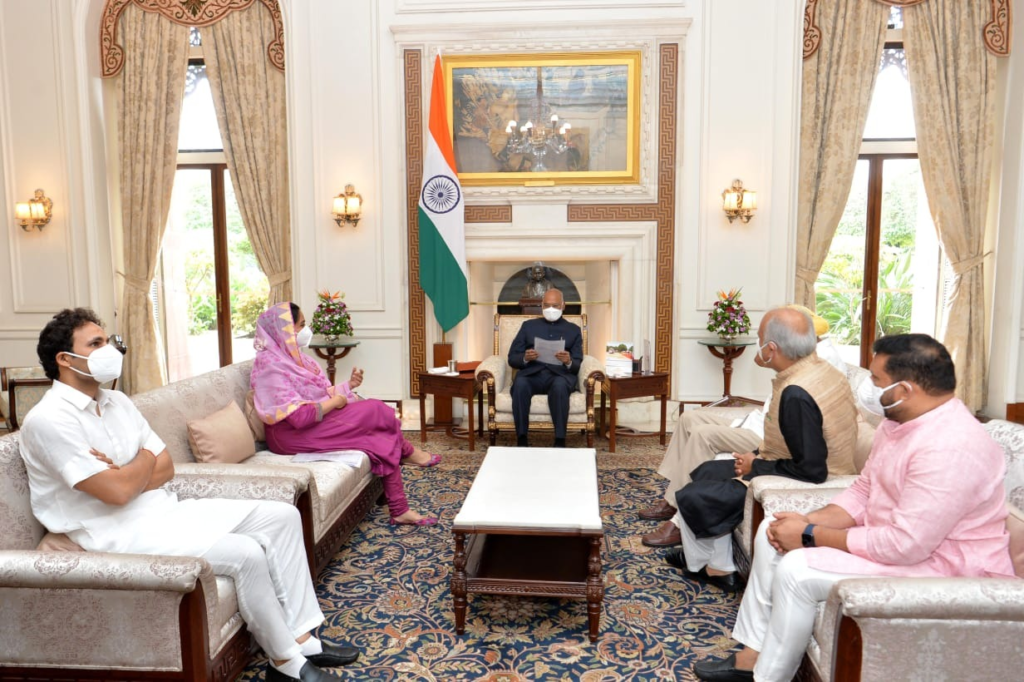 Harsimrat Kaur Badal called on the President and appealed to him to advise the government to repeal the three agriculture laws