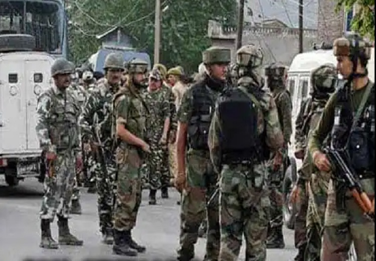Terrorists attack post office in Pulwama