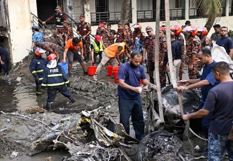 Bangladesh plane crash