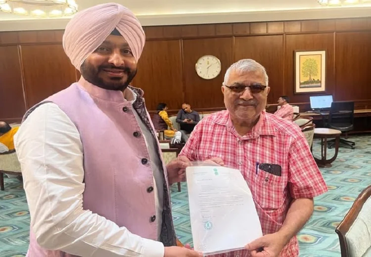 ਡਾ. ਧਰਮਵੀਰ ਗਾਂਧੀ