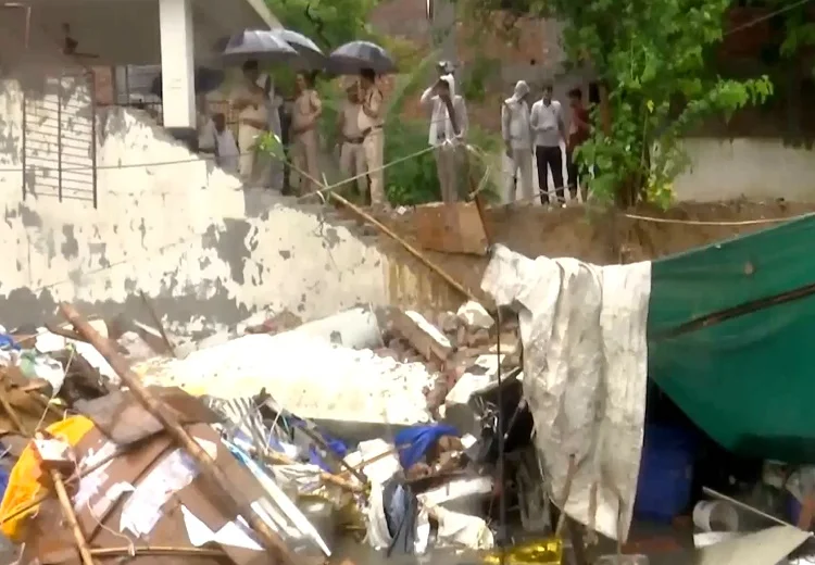 ਕੰਧ ਡਿੱਗਣ