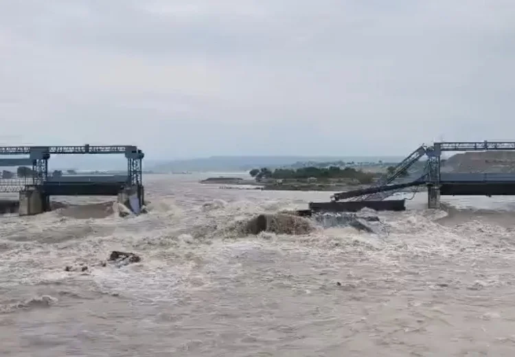 Madhopur Dam Collapses
