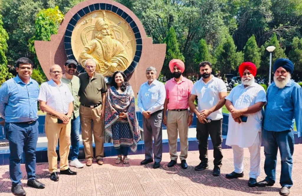 ਅੰਮ੍ਰਿਤਸਰੀ ਕੁਲਚਾ