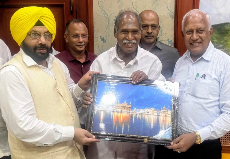 ਸ੍ਰੀ ਗੁਰੂ ਤੇਗ਼ ਬਹਾਦਰ ਜੀ