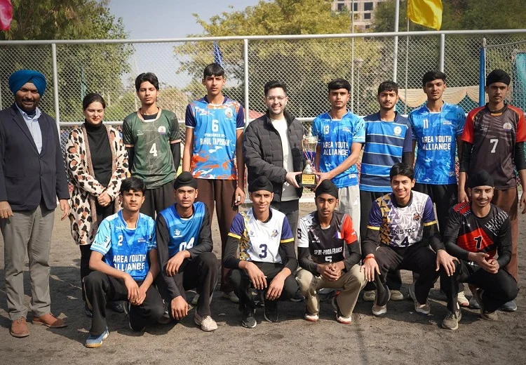 ਬੈਡਮਿੰਟਨ ਕੋਰਟ