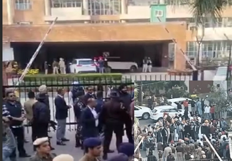 Akali Dal leaders protest