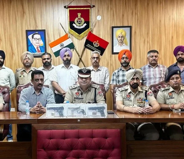 ਵਿਦੇਸ਼ੀ ਹੈਂਡਲਰ ਆਪਣੇ ਨੈੱਟਵਰਕ ਰਾਹੀਂ ਮੁਲਜ਼ਮਾਂ ਨੂੰ ਉੱਚ-ਦਰਜੇ…