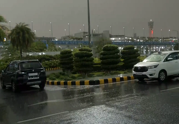 Delhi weather News