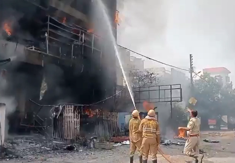 fire breaks at coaching centre