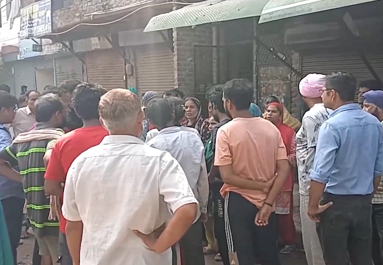 ਈ-ਰਿਕਸ਼ਾ ਦੀ ਬੈਟਰੀ ਫਟੀ
