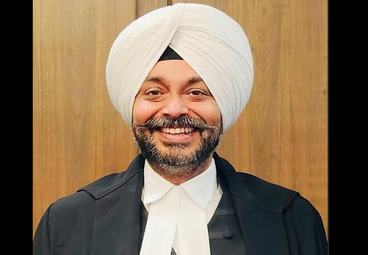 ਐਡਵੋਕੇਟ ਮਨਿੰਦਰਜੀਤ ਸਿੰਘ ਬੇਦੀ