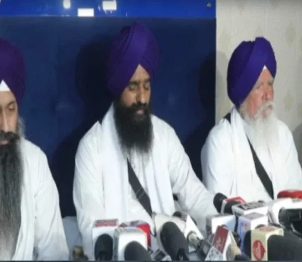 ਅਕਾਲ ਤਖ਼ਤ ਦਾ ਵੱਡਾ ਫੈਸਲਾ: ਅਮਰਜੀਤ ਸਿੰਘ ਚਾਵਲਾ…