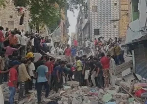 delhi building collapse